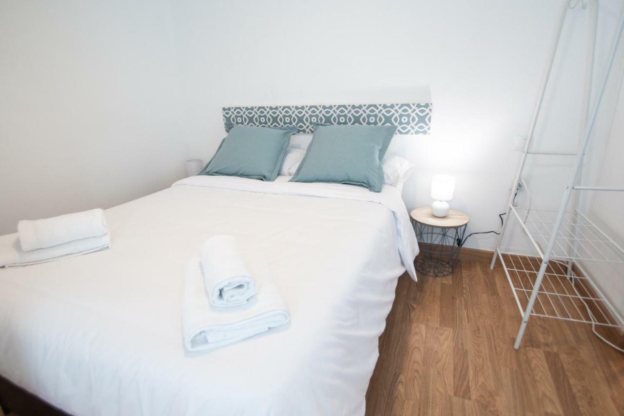 Apartamento Aires Mediterraneos Lägenhet Cádiz Exteriör bild