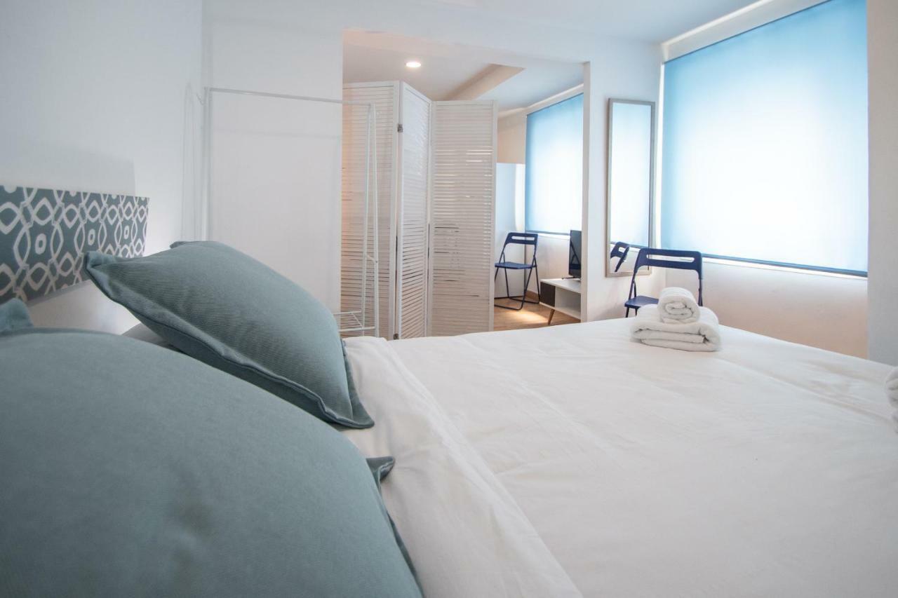 Apartamento Aires Mediterraneos Lägenhet Cádiz Exteriör bild