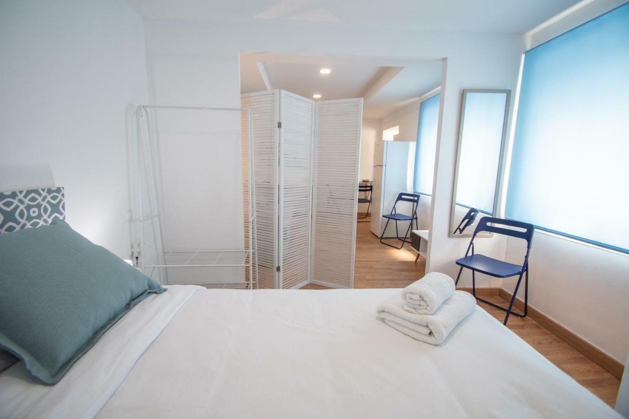 Apartamento Aires Mediterraneos Lägenhet Cádiz Exteriör bild